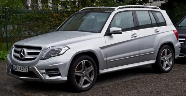 Service manual Mercedes GLK 350 CDI 4MATIC BlueEFFICIENCY with 642.835 | WDD204993********